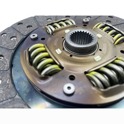 Puerto marítimo Shanghai Ningbo Grafter Placa de embrague para Isuzu 100P 8-97109-246-0 ISC600