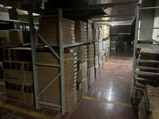 Equipo de puertas delanteras izquierdas EKEA-6101010/77 para piezas del cuerpo del sello