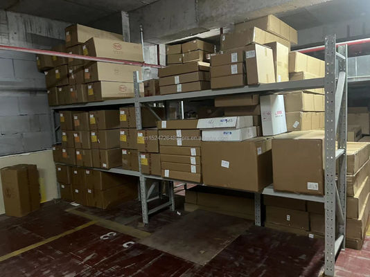 Equipo de puertas delanteras izquierdas EKEA-6101010/77 para piezas del cuerpo del sello